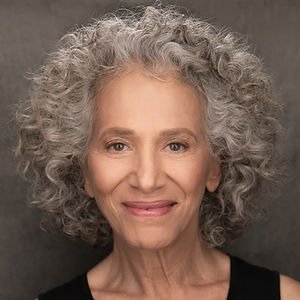 Hilary Chaplain headshot